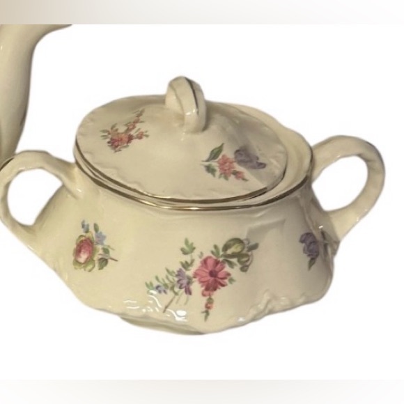 Homer Laughlin “Priscilla” teapot & sugar bowl - Picture 5 of 6